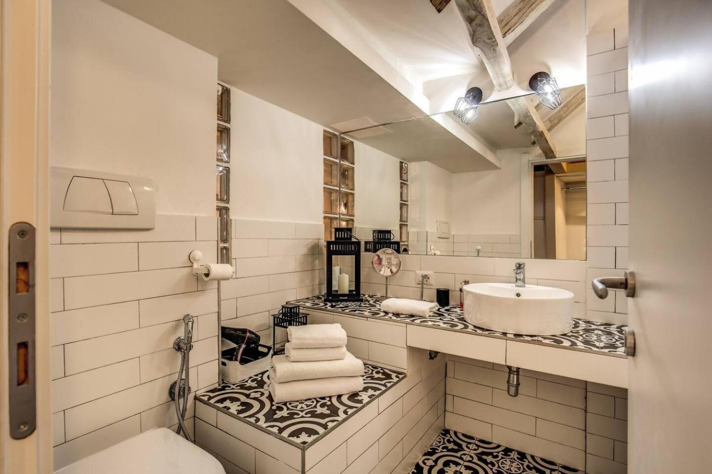 Attic With Terrace By Trevi Fountain Apartment Rome Exterior photo