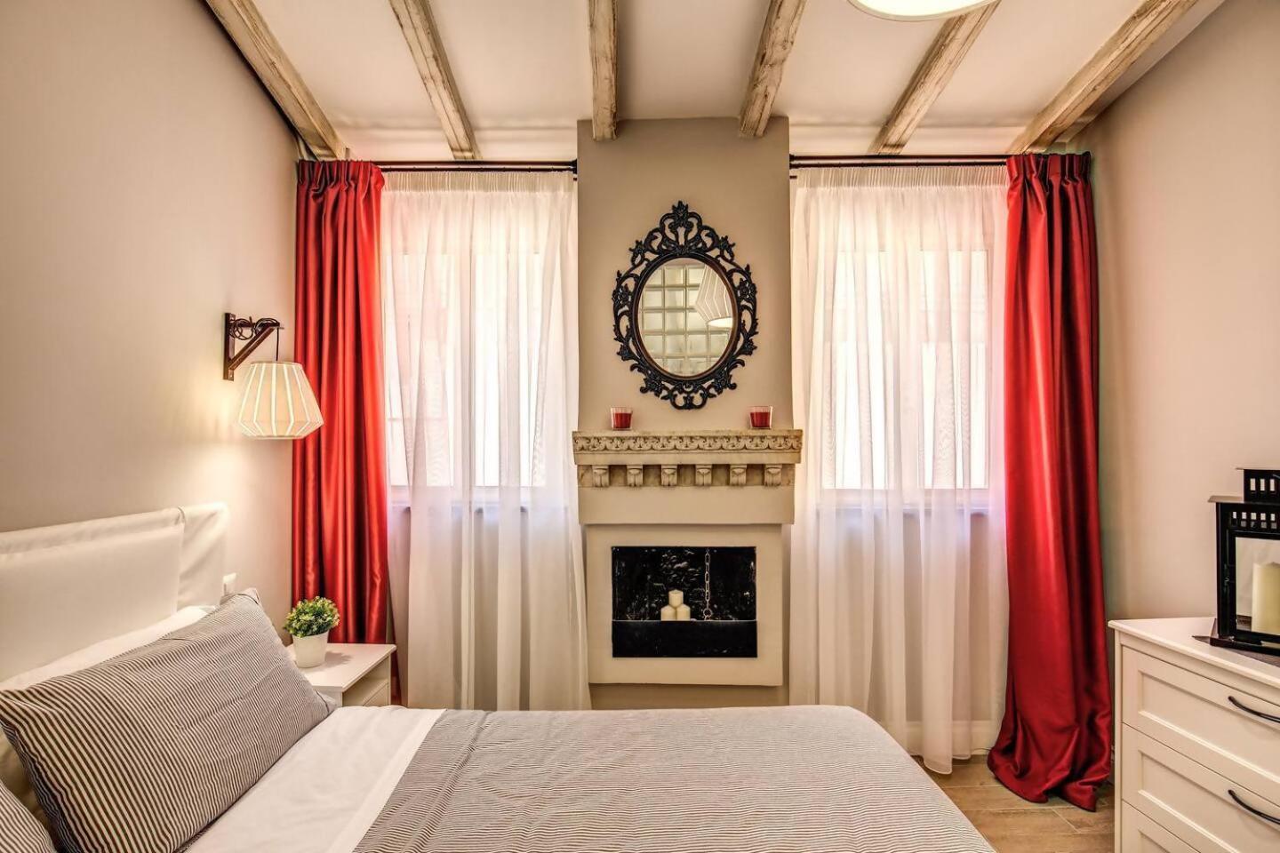Attic With Terrace By Trevi Fountain Apartment Rome Exterior photo