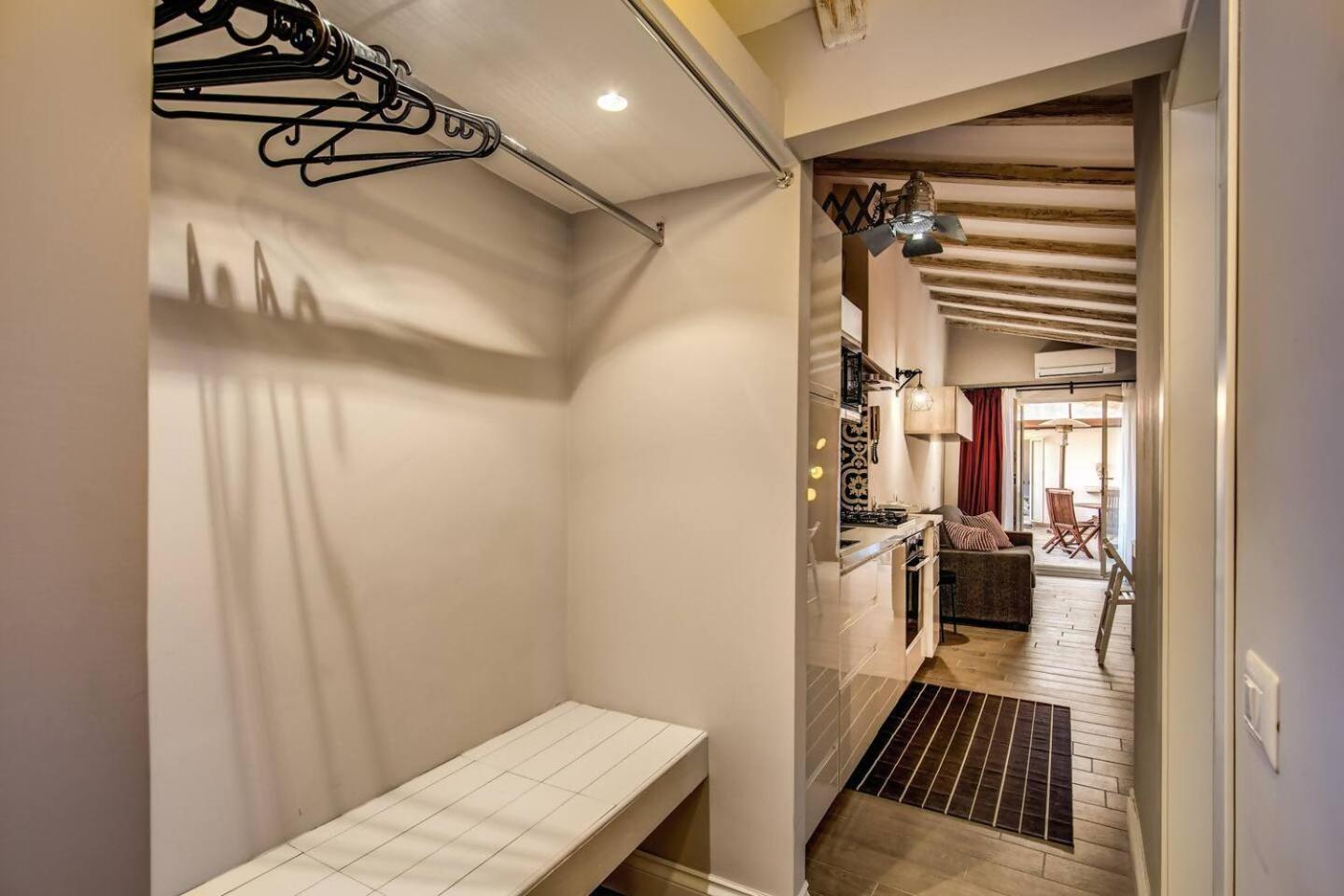 Attic With Terrace By Trevi Fountain Apartment Rome Exterior photo