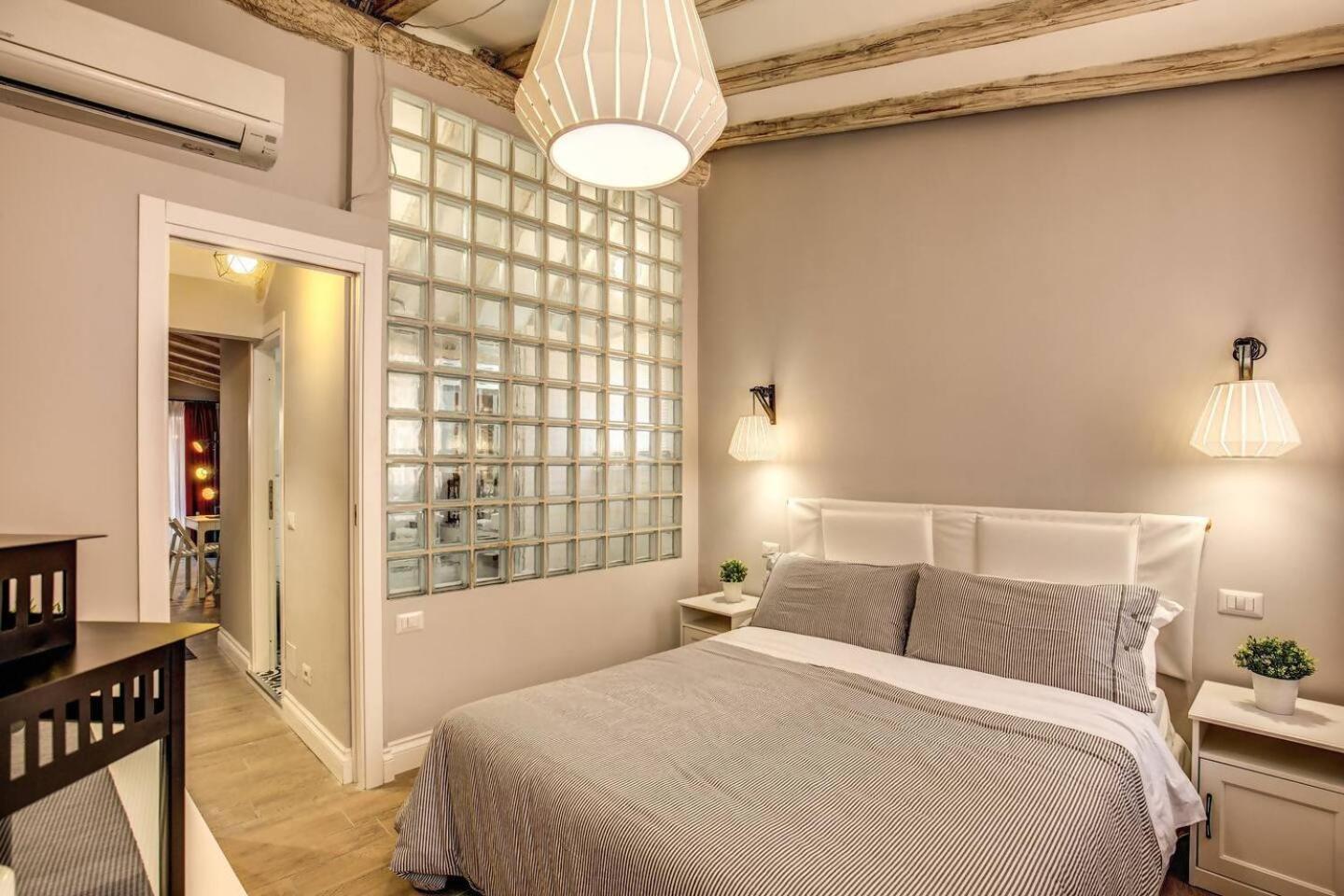 Attic With Terrace By Trevi Fountain Apartment Rome Exterior photo